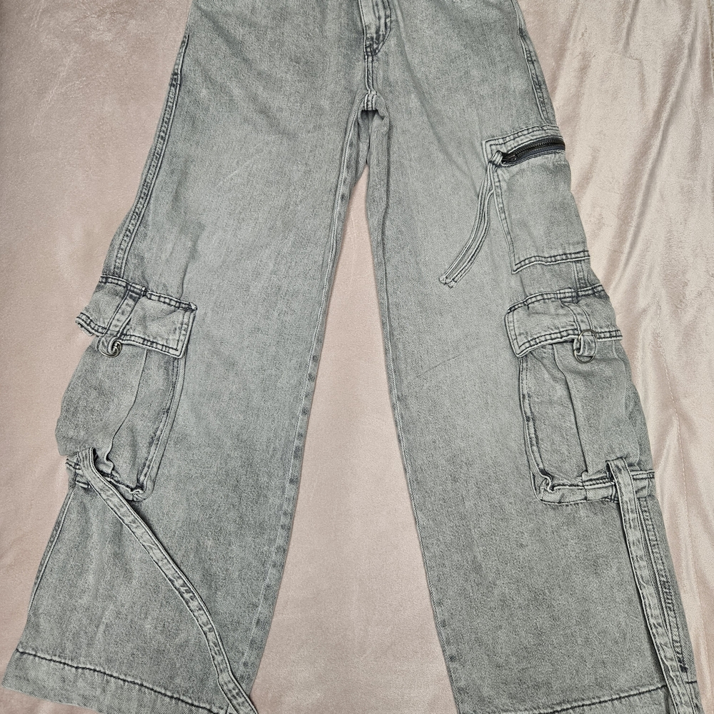 Women's Grey Cargo Wide-Leg Jeans